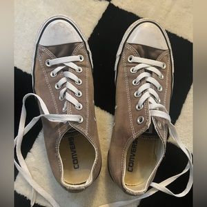 womens grey converse size 9